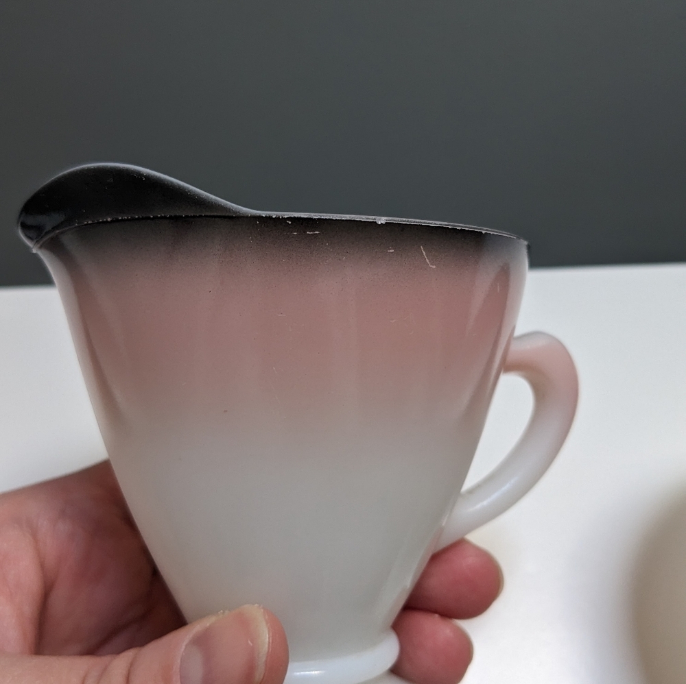 Vintage 1950s Hazel Atlas Pink & Black Ovide Milk Glass Cups and Cream Pitcher - Picture 5 of 9